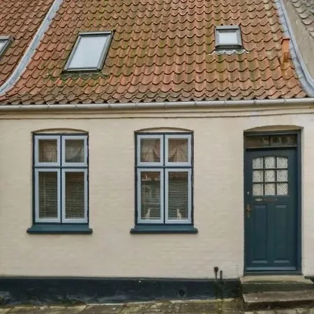 Holiday home Charmerende I Skipperkvarteret I Med 3 Sovevaerelser